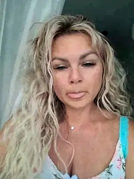 candy queeen online show from 03/19/25, 03:20