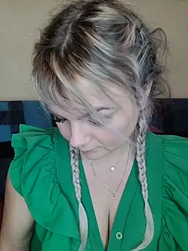 candy queeen online show from 12/02/25, 08:19