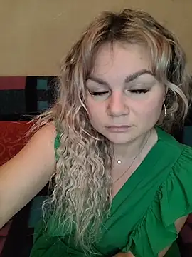 candy queeen online show from 12/04/25, 02:43