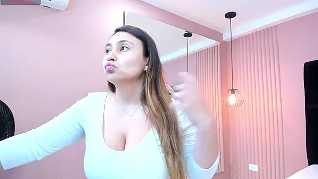 dulce santamaria online show from 12/06/24, 10:30