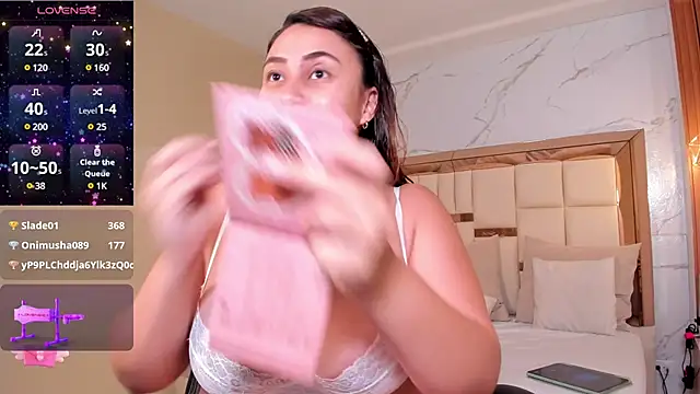 dulce santamaria online show from 01/01/25, 04:07