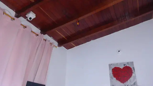 Amara Red online show from 12/18/25, 11:05