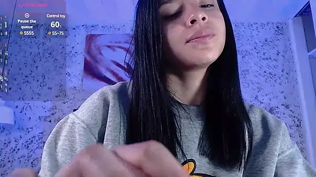 Snapshot of Zoee_babygirl chatting on 01/05/25, 01:26 Zoee babygirl online show from 01/05/25, 01:26