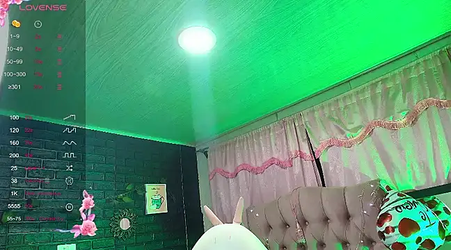 loren tits24 online show from 03/18/25, 12:16