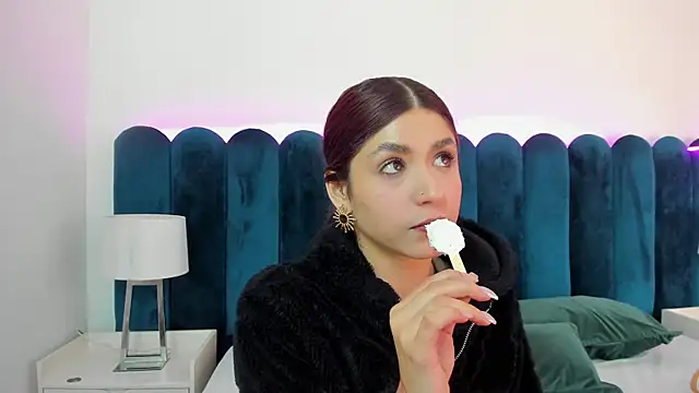 AnnyCherry  online show from 11/14/25, 01:15