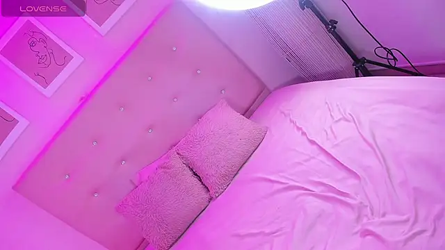 EIMY BRIGHT online show from 04/22/26, 02:18