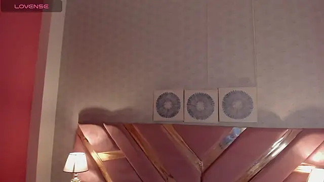 Snapshot of Ari_sunshine_ chatting on 01/04/25, 11:59 Ari sunshine online show from 01/04/25, 11:59