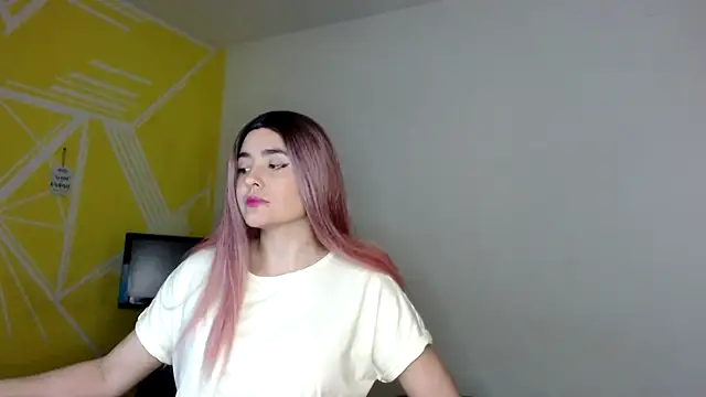 Nikolle Rouss online show from 01/03/25, 11:01