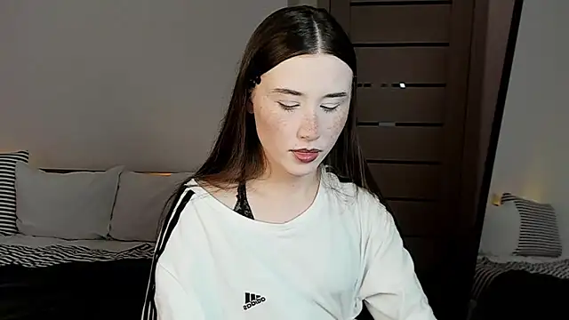 Stella Sunny online show from 01/15/26, 06:00