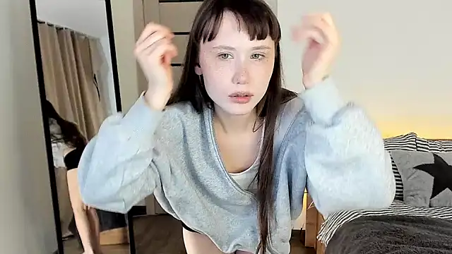 Stella Sunny online show from 03/06/26, 10:50