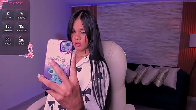 Snapshot of anniie_smith chatting on 12/23/25, 03:15 anniie smith online show from 12/23/25, 03:15