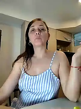 Snapshot of natalie_cowens chatting on 02/08/25, 10:19 natalie cowens online show from 02/08/25, 10:19