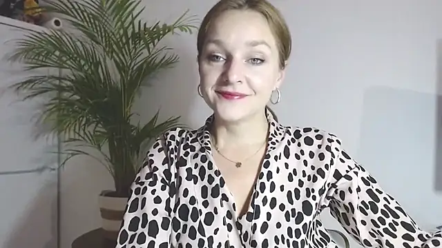 AliciaDesire online show from 12/04/25, 06:55