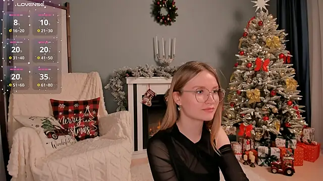 Snapshot of IsabellaTorrance chatting on 12/08/24, 08:04 IsabellaTorrance online show from 12/08/24, 08:04