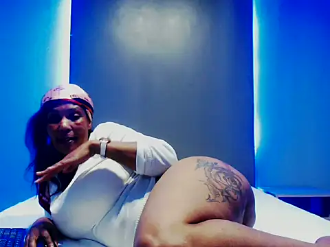 Snapshot of Juicyasss35xx chatting on 10/05/25, 06:39 Juicyasss35xx online show from 10/05/25, 06:39