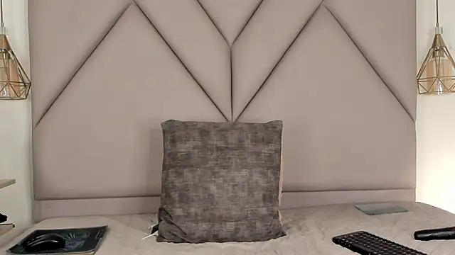 zamira 44 online show from 10/28/25, 02:20