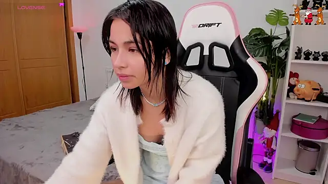 Adriennesexxx online show from 12/17/24, 11:49