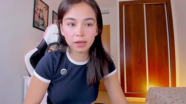 Adriennesexxx online show from 11/11/25, 06:41