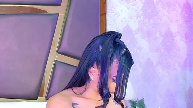 GiahDaniels online show from 04/24/26, 03:31