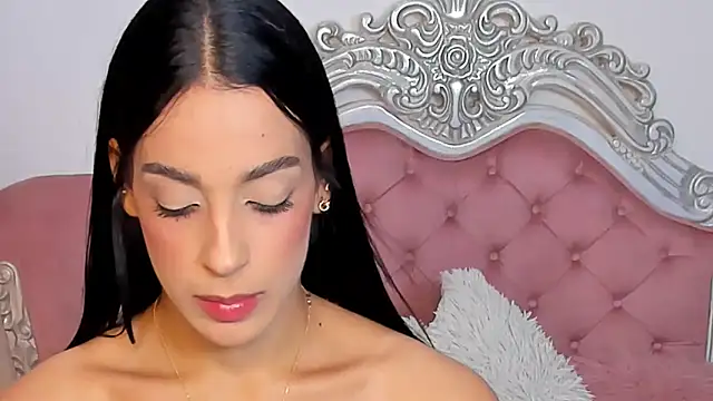 Snapshot of AngelineConnor chatting on 02/13/25, 01:40 AngelineConnor online show from 02/13/25, 01:40