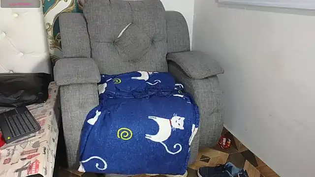 dakota guirl online show from 12/27/24, 09:06