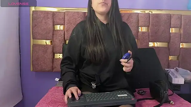 dakota guirl online show from 03/21/25, 03:33