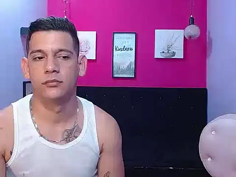 hugecocks hot online show from 05/28/26, 07:44
