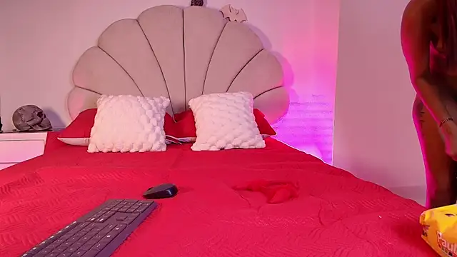 nata luna online show from 10/28/25, 07:27