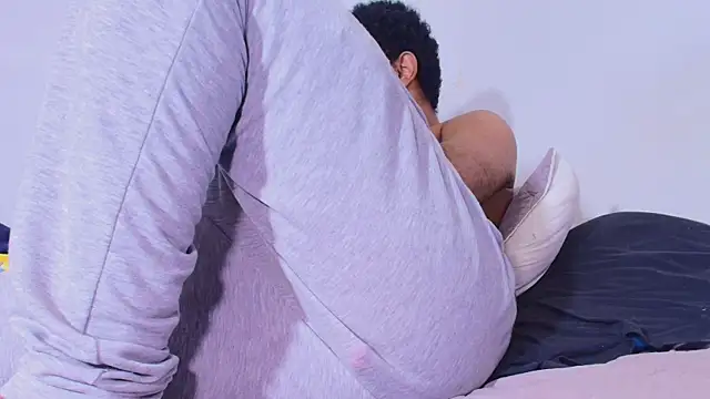 KaelMoreau online show from 04/18/26, 07:07