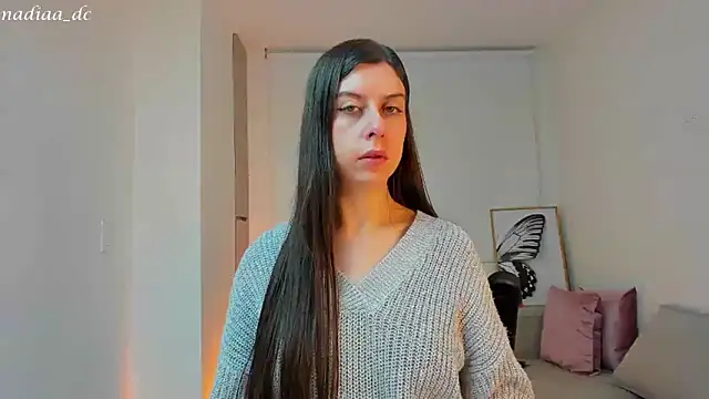 Nadiaa  online show from 12/17/24, 02:01