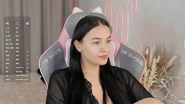 Snapshot of _Sweetie_ chatting on 03/22/25, 02:03 Sweetie online show from 03/22/25, 02:03