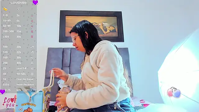 Vahiolet smith online show from 03/24/26, 02:38