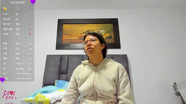 Vahiolet smith online show from 04/18/26, 03:21