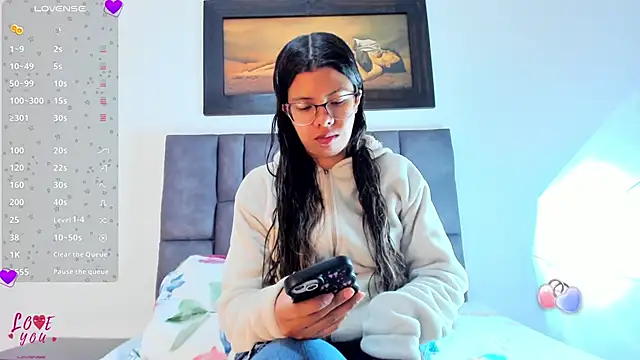 Vahiolet smith online show from 04/22/26, 03:09