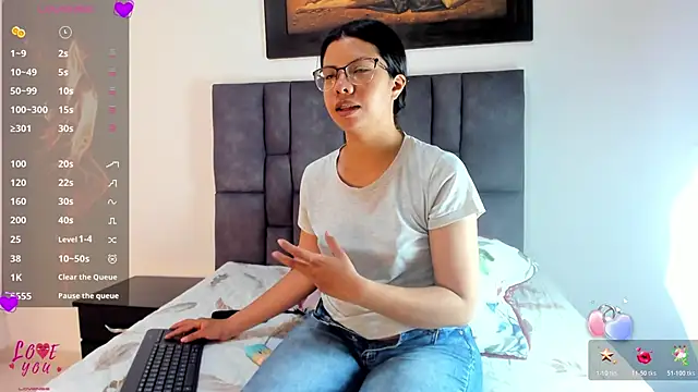 Vahiolet smith online show from 04/29/26, 03:10