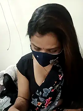 Snapshot of payal_sharma1 chatting on 12/11/24, 05:37 payal sharma1 online show from 12/11/24, 05:37