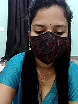 Snapshot of payal_sharma1 chatting on 02/13/25, 01:40 payal sharma1 online show from 02/13/25, 01:40