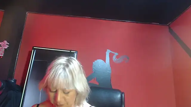 KLOE PIELL online show from 12/16/25, 08:03