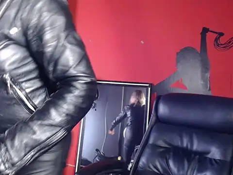 KLOE PIELL online show from 04/17/26, 02:53