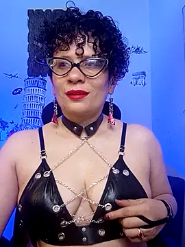 Snapshot of Daneshka_naughty chatting on 03/11/25, 02:43 Daneshka naughty online show from 03/11/25, 02:43