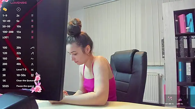 Snapshot of DaryaNew chatting on 02/23/25, 06:12 DaryaNew online show from 02/23/25, 06:12