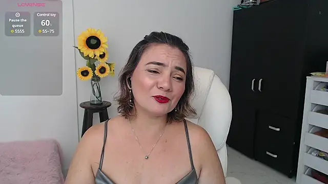 Ghada milf online show from 12/14/24, 11:01