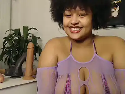 Snapshot of TheeVixxxen chatting on 01/08/25, 12:05 TheeVixxxen online show from 01/08/25, 12:05