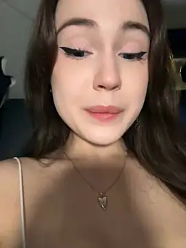 Snapshot of Peachy_Dream chatting on 12/12/24, 09:48 Peachy Dream online show from 12/12/24, 09:48