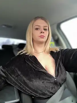 Love Bri online show from 11/28/25, 10:29