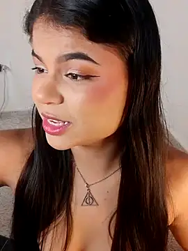 Snapshot of Cleo_hills chatting on 02/18/25, 01:22 Cleo hills online show from 02/18/25, 01:22