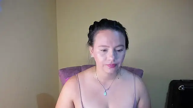 lauraguzman online show from 03/28/26, 03:06
