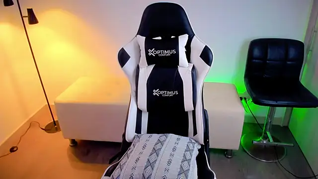 dafboy1 online show from 09/19/25, 03:34