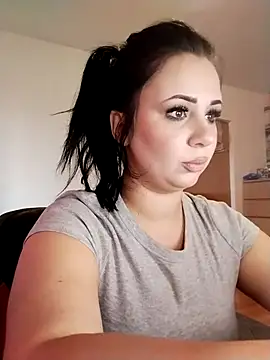 AdelinaJude online show from 03/10/25, 12:37