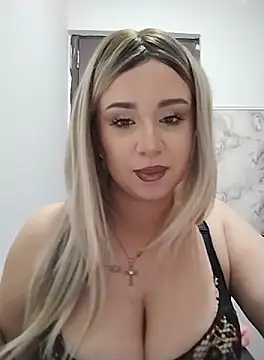 AdelinaJude online show from 09/28/25, 07:19